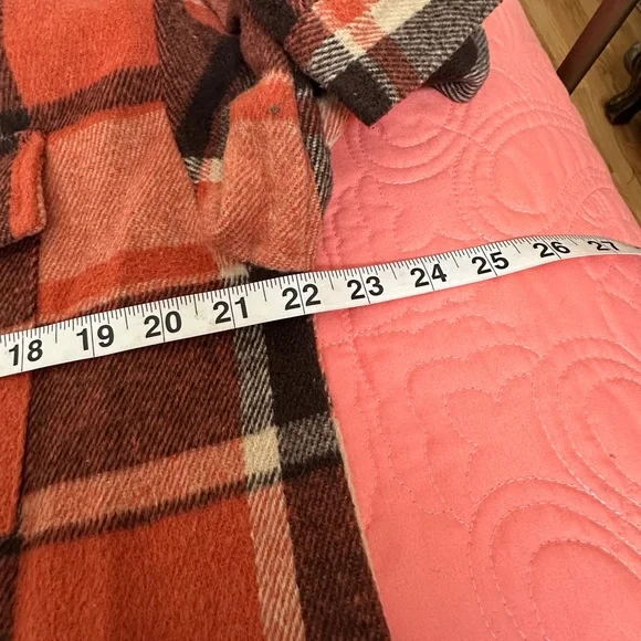 Cozy Plaid Shacket – Perfect for Fall Layering! - Picture 6 of 8